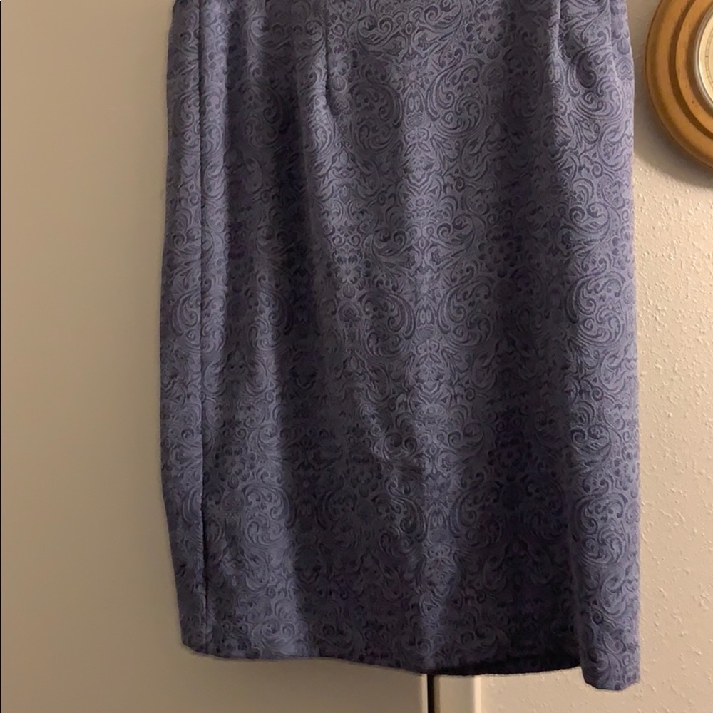 Suits - Picture 3 of 4